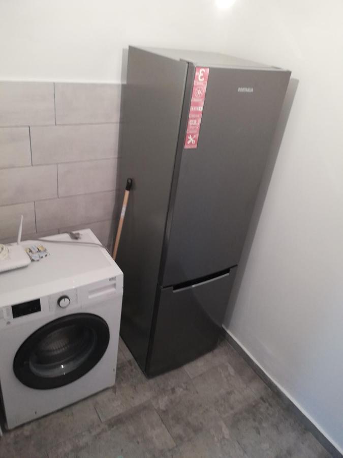 Apartament Brezoi Apartment Bagian luar foto