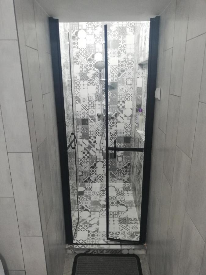 Apartament Brezoi Apartment Bagian luar foto